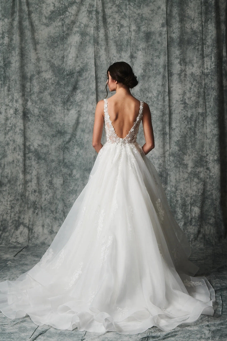 Liv by Kelly Faetanini Dallas