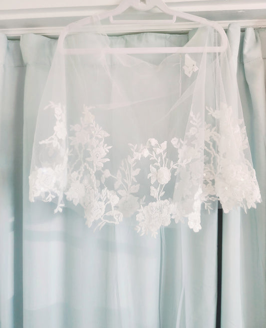 Martina Liana Lace Cape