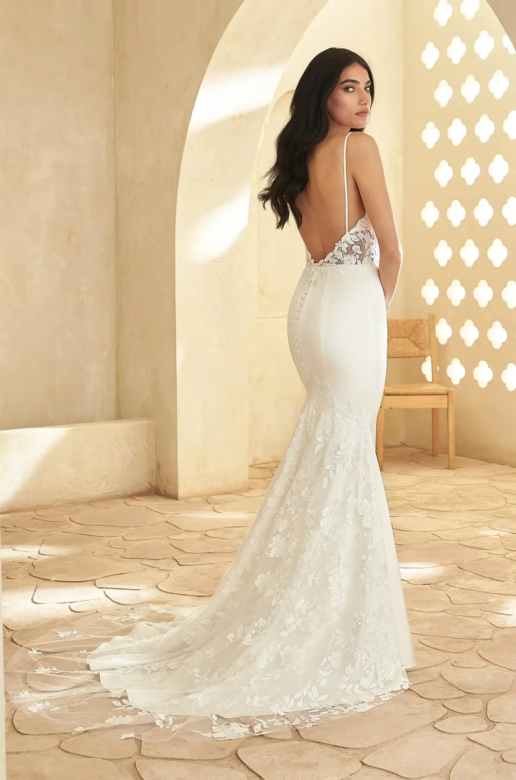 Paloma Blanca 5004